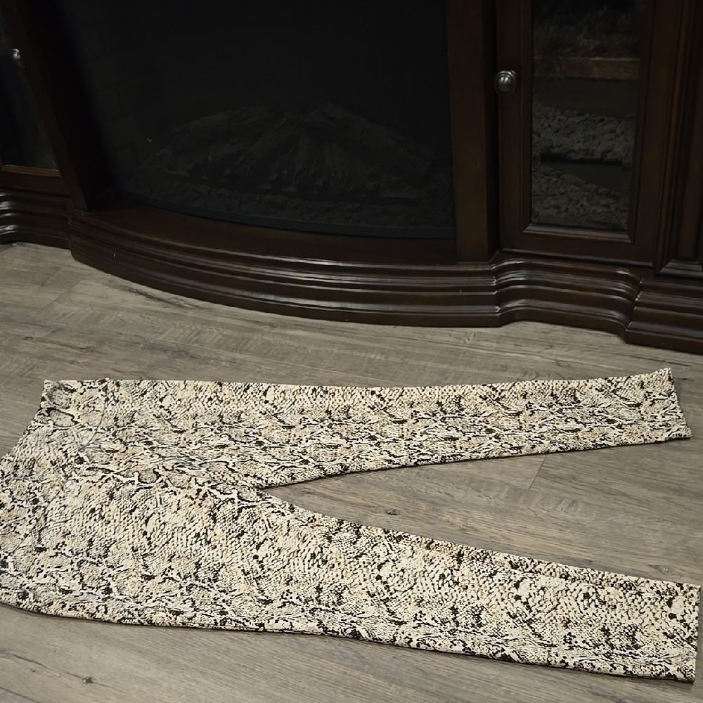 Snakeskin Print Leggings